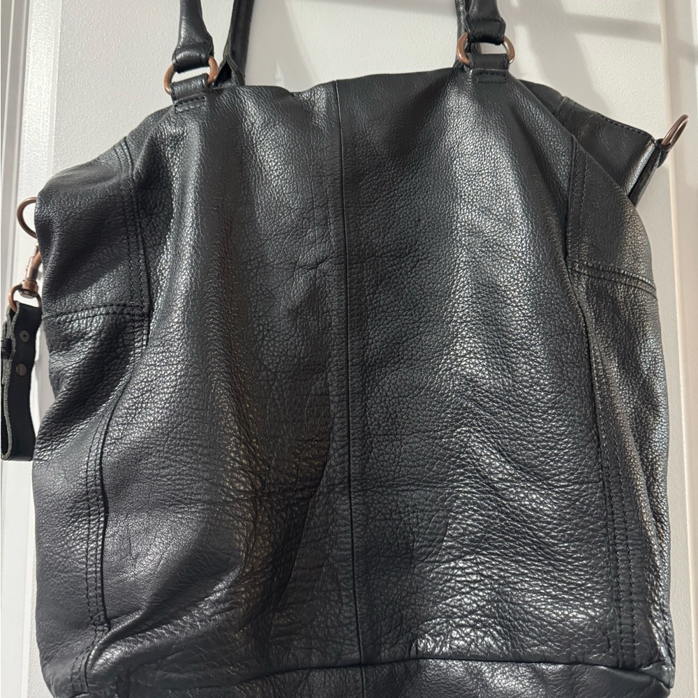 Liebeskind Black Leather Shoulder Bag - Picture 3 of 6